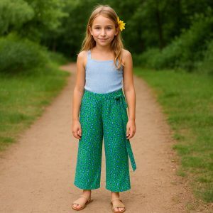 Pantalone verde a fantasia con elastico in vita e cinturino laterale