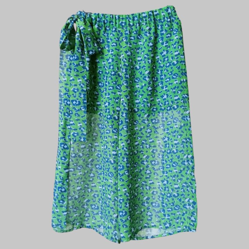 Pantalone verde a fantasia con elastico in vita e cinturino laterale - immagine 3