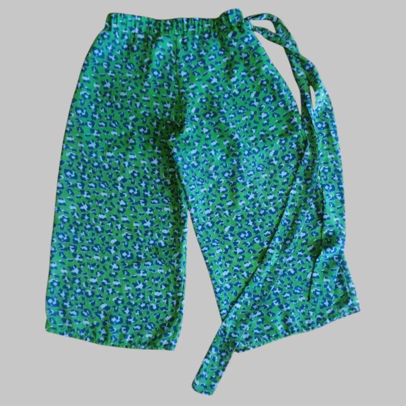 Pantalone verde a fantasia con elastico in vita e cinturino laterale - immagine 4