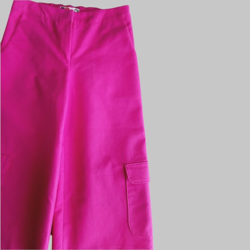 Solid color two pockets pant with elastic waistband - Image 3