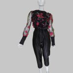 VICOLO Black Capri Pants