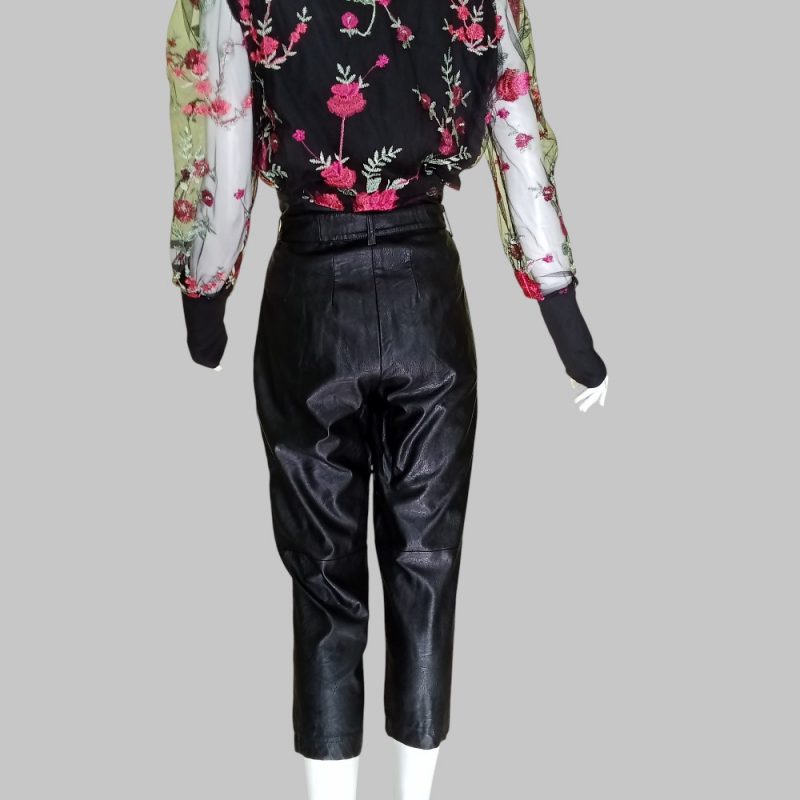 VICOLO Black Capri Pants - Image 3